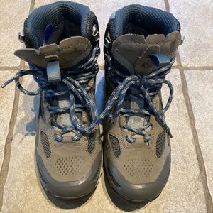 Vasque 7023 Breeze AT GTX Hiking Boots Women’s Size 6.5